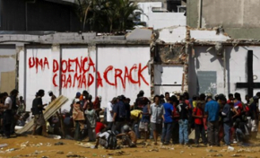 USUÁRIO DE CRACK, VAI ADOTAR UM? | Por Fernando Dinis