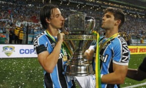 GERMOEL E KANNEMANN UM PAREDÃO PARA GROHE | Por Carlos Josias