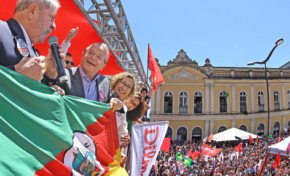 3 x 0 ou 2 x 1, CarnaLula sai as 18h no Parcão, Porto Alegre | Por Polibio Braga