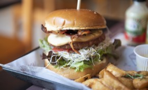 Mark Hamburgueria inaugura sede no bairro Auxiliadora﻿