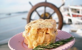 Brunch a Bordo é atração gastronômica no Barco Cisne Branco