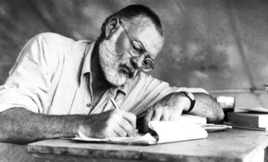 Contos de Hemingway e outros clássicos da literatura são temas de oficina de língua inglesa no Instituto Ling