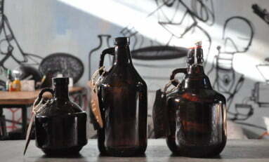 Um verdadeiro motim em favor da redução do lixo: My Growler e Instituto Lixo Zero trocam cerveja por garrafa pet em Porto Alegre