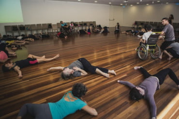 Oficina de dança gratuita para pessoas com ou sem deficiências acontece neste sábado no Instituto Ling