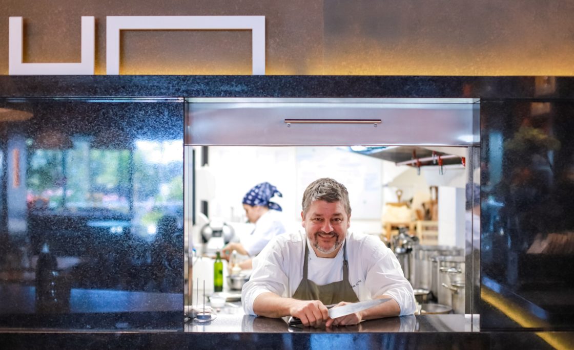 Mesa de Natal no UM Bar&Cozinha do BarraShoppingSul traz memórias afetivas neste fim de ano