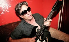 Dex Romweber estreia em Porto Alegre com show no Instituto Ling