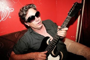 Dex Romweber estreia em Porto Alegre com show no Instituto Ling