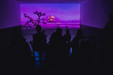 Exposição Antes do Azul, de Romy Pocztaruk, está em cartaz no Instituto Ling até março