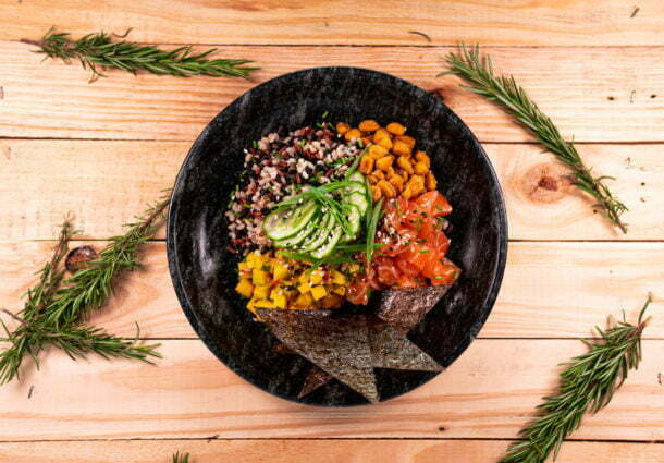 Para comer bem: Naked Experience apresenta combos para almoço e descontos na “healthy hour”