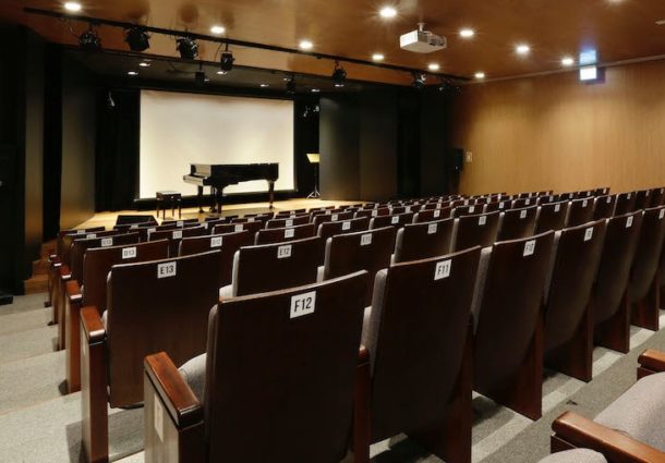 Projeto gratuito aproxima crianças e adolescentes da música clássica