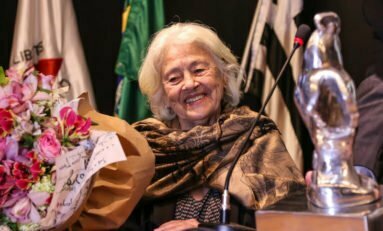 Instituto Ling promove aula de poesia on-line e gratuita em homenagem à escritora Adélia Prado