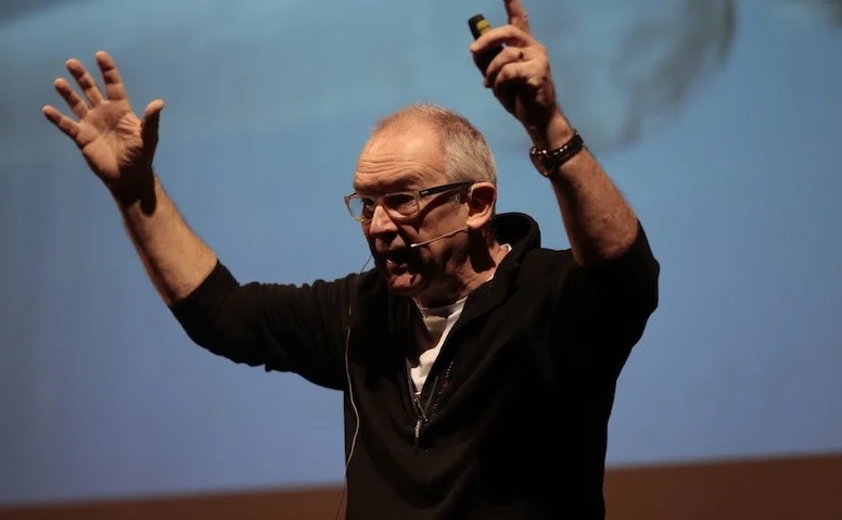 Instituto Ling realiza palestra on-line e gratuita com Charles Watson nesta quinta-feira