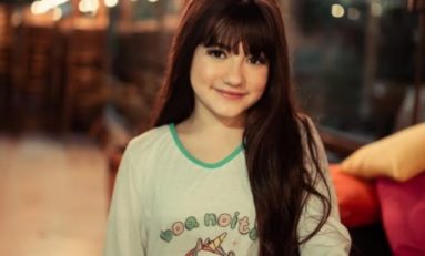  Influenciadora digital Alice Baltezam lança coleção de pijamas