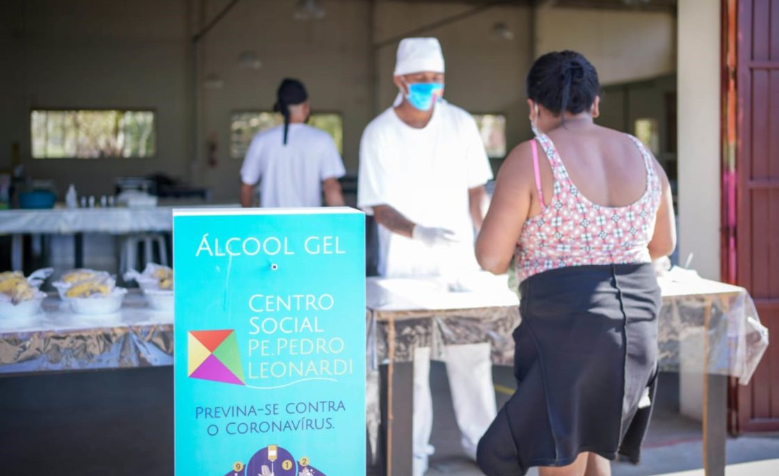 Projeto na Restinga já distribuiu mais de 8 mil refeições para pessoas em vulnerabilidade social
