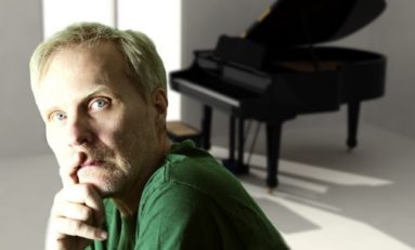 Em live gratuita para o público brasileiro, pianista sueco Anders Helmerson apresenta um novo sentido ao som progressivo e ao jazz de fusão