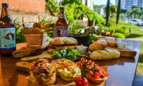 Happy hour ao ar livre no Giardino Cantina Famiglia Facin