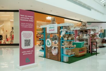 Projeto social AHMI Bebê realiza ação para a mobilização de recursos no Shopping Iguatemi