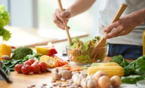 Prazo prorrogado: E-book do Mesa Brasil Sesc recebe inscrições de receitas com aproveitamento integral de alimentos até 25 de novembro