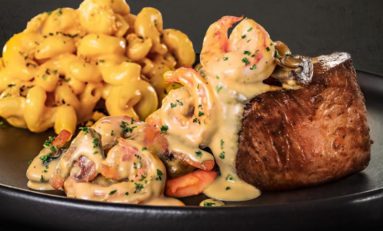 Combinações de filet mignon e camarões inspiradas na tendência Surf 'N' Turf