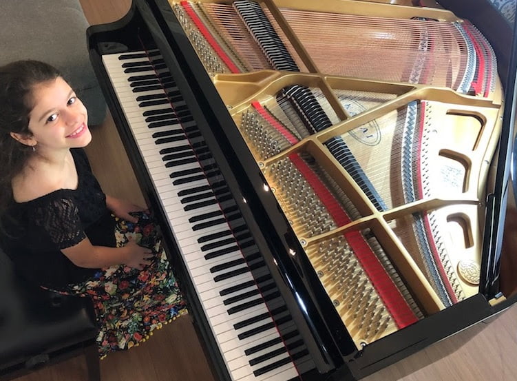 Aos 9 anos, pianista Olívia Tebaldi mostra seu talento precoce em recital virtual e gratuito