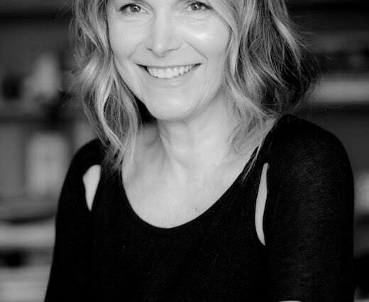 Claudia Schroeder lança livro de poesias em live do Instituto Ling no dia 21 de maio