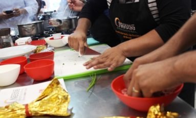 Programa YOCUTA capacita jovens com deficiência por meio da gastronomia