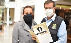 Ministro do turismo recebe projeto do concurso Soberana do Turismo