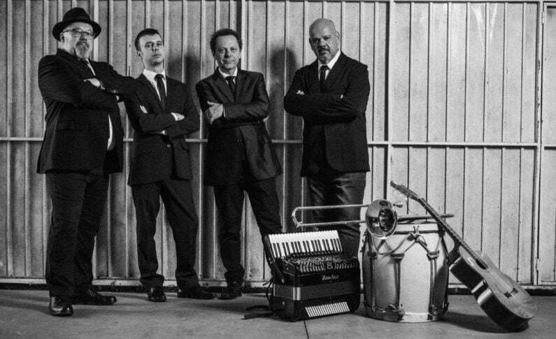 A orquestra traz os artistas gaúchos do Quartchêto, que apresentam música instrumental com elementos da nossa música regional