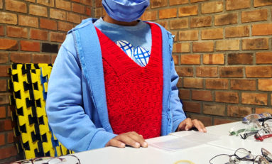 Ação realiza testes de visão e doações de óculos para crianças e jovens da Restinga