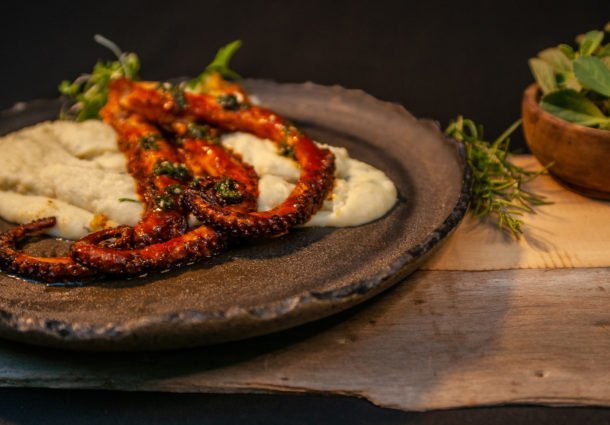 ISOJ Nikkei Drinks traz cardápio e drinks com assinaturas internacionais ao Cais Embarcadero