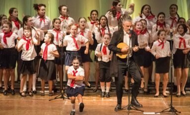 Teatro Bourbon Country dá asilo diplomático à Embaixada da Sbørnia