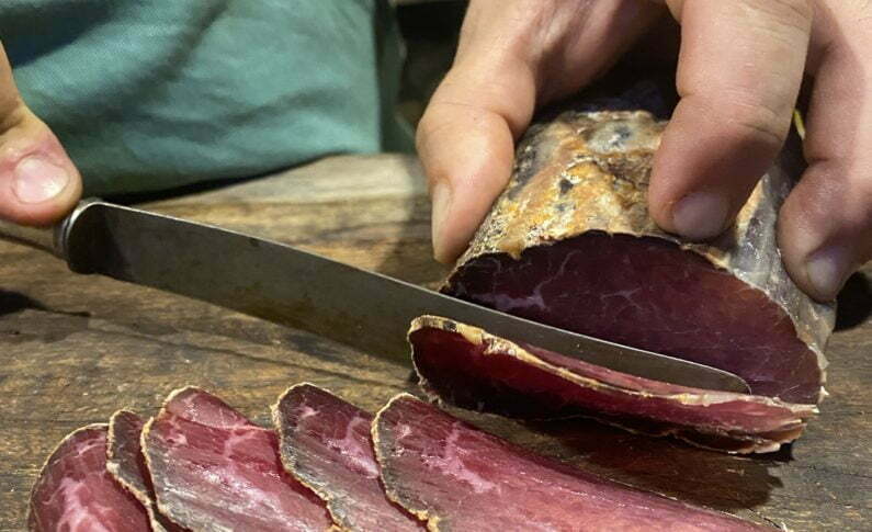 Chef Giordano Tarso lança curso com seis módulos sobre charcutaria autoral