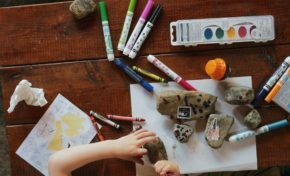 Atelier dos Arteiros ministra oficinas virtuais e presenciais de desenho, pintura e criatividade para crianças a partir dos 6 anos