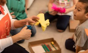 Oficina de verão infantil Escola de Miniaturas na Gravura Galeria de Arte