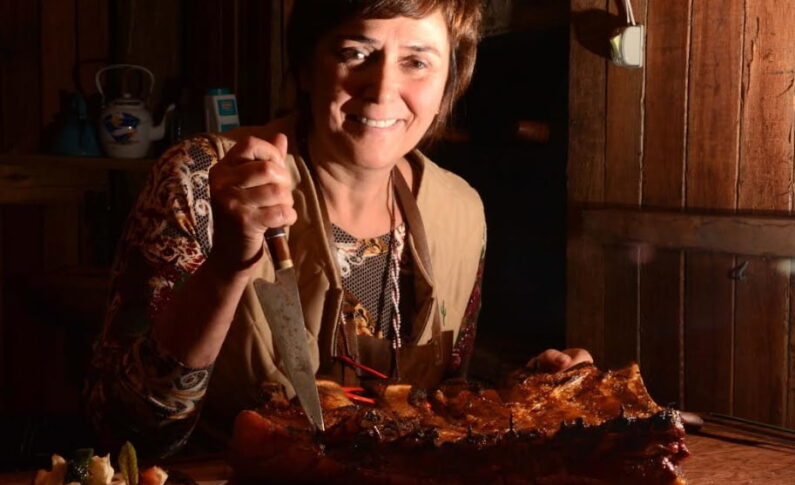 Curso só para mulheres incentiva formação na arte do churrasco