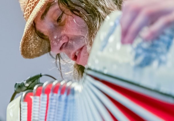 Cadica Cia. de Dança & Renato Borghetti estarão juntos em apresentação única, dia 31 de março, às 21h, no Teatro do Bourbon Country