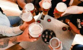 Às terças-feiras, primeira rodada de chope fica por conta de cervejaria em shopping da Capital  