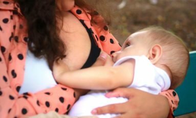 AHMI e Banco de Leite do HMI realizam ação sobre amamentação em campanha de Dia das Mães do Shopping Iguatemi