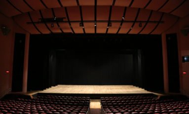 Teatro do Sesi comemora 25 anos com programação cultural que une música, teatro e dança