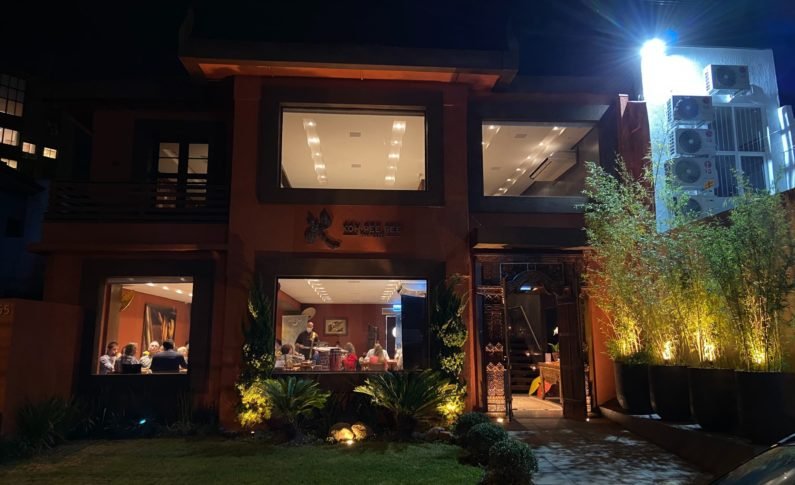 Grupo Koh Pee Pee tem programação especial para jantar do Dia dos Namorados