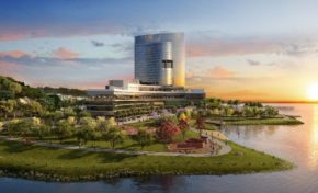 Pontal Shopping realiza evento de entrega dos capacetes aos lojistas