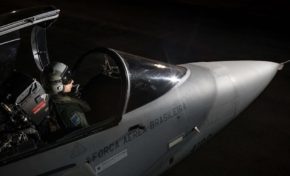 Réplica do Caça F-39 Gripen vai aterrissar no BarraShoppingSul