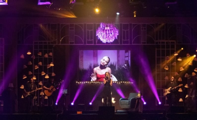 Sandy chega a Porto Alegre neste final de semana com turnê que marca volta aos palcos