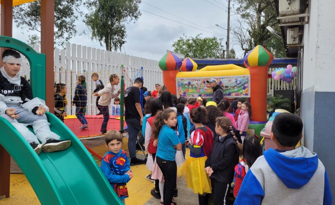 Em Montenegro: Alunos da Escola Municipal Bernardino de Souza ganham festa de Dia das Crianças