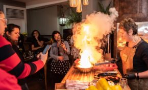 Pioneira no mundo do assado, Clarice Chwartzamm anuncia nova turma de churrasco só para mulheres 