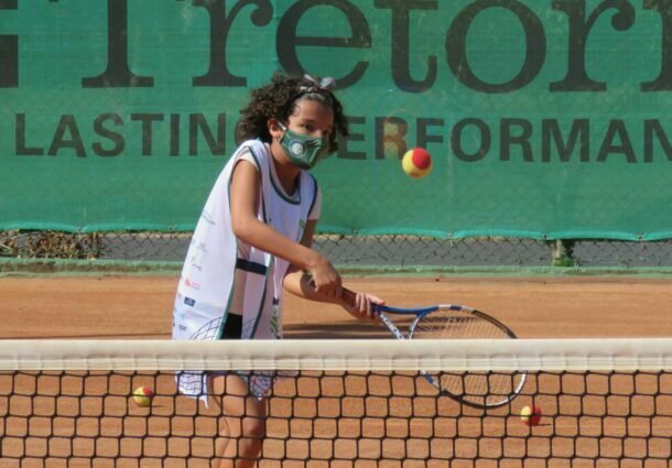Educandos de ONG gaúcha participam de jogo da turnê de Rafael Nadal no Brasil