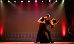 Bolero que te quiero tem única sessão nesta quinta-feira, 15 de dezembro, no Teatro Bruno Kiefer