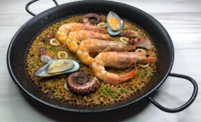 Boa pedida para esse verão com a Paella Espanhola na Bottega Del Mare