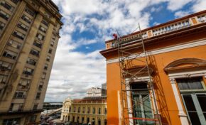 Tintas Renner inclui a cor do Paço Municipal da capital em seu mix de cores em homenagem aos 251 anos da cidade
