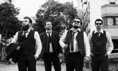 Banda Liverpoa faz show de estreia em São Leopoldo